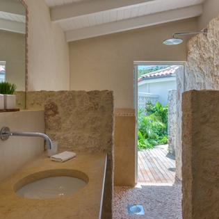 bedroom-2-casa-cervo-track4