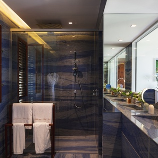 bungalow-guest-bathroom3-hvhh-track1