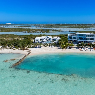 exterior-twin-palms-track20