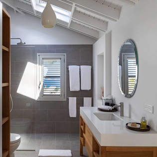 Bathroom at WV HBV, Flamands, St. Barthelemy