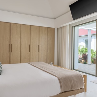 bedroom-3-indigo-track1