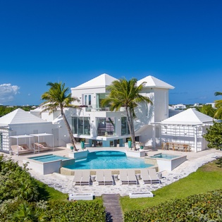 outdoor-view-pearl-west-at-the-pearls-track1