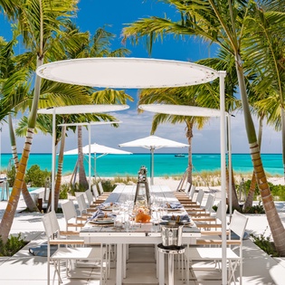 outdoor-dining-emerald-pavilion-track2