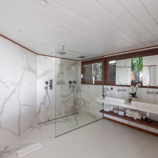 bathroom-3-aura-track1
