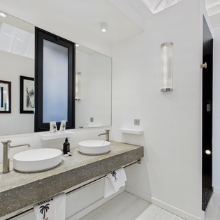 bathroom-1-ahava-track1