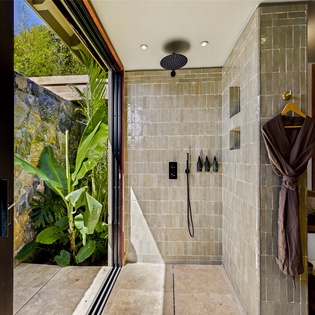 bathroom-2-clyde-track2