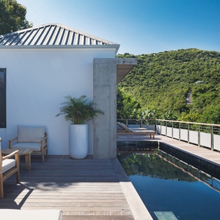 1.3-pool-bonheur-new-villa-track1
