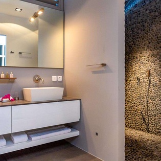 Bathroom at WV GRO, Marigot, St. Barthelemy