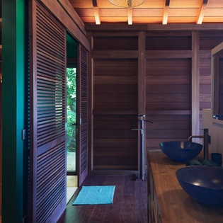 bathroom-1-senna-track1