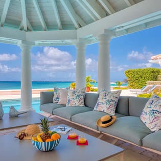 4-PetitePlage5-PoolSeating