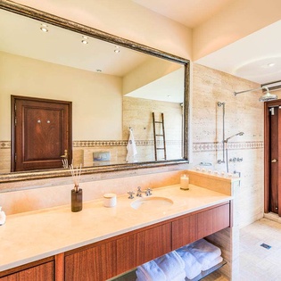 Bathroom at PIE CDP, Beach Side/Baie Longue, St. Martin