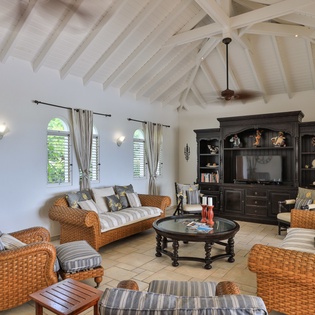 living-room-villa-sea-vous-play-track1