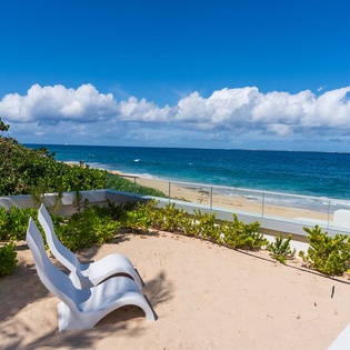 4-LesPalmiers-Beachfront