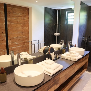 bathroom-1-luffy-track1