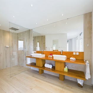guest-bathroom1-arrow-marine-track1