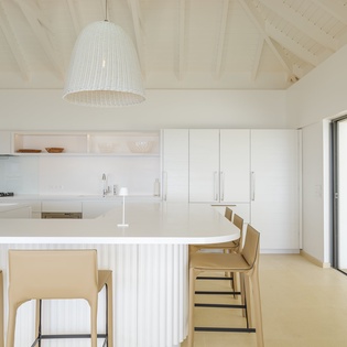 kitchen-the-view-track2