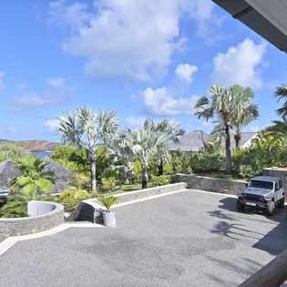 exterior-silver-rainbow-track3