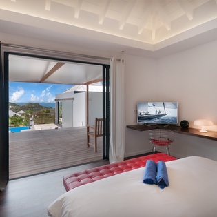 guest-bedroom1-cairn-track2