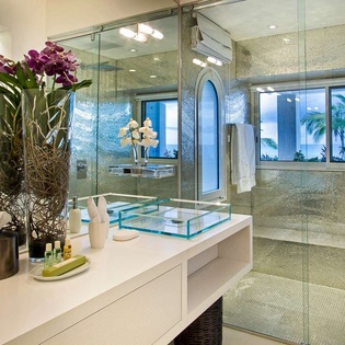 Bathroom at PIE CLV, Beach Side/Plum Beach, St. Martin