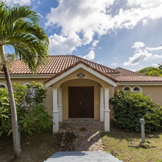 1-exterior-villa-sea-vous-play-track5