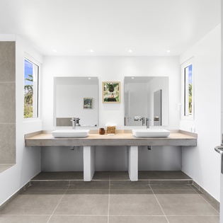 bathroom-4-palm-bay-track6