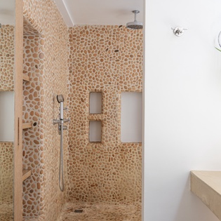 guest-bathroom-2-gaillac-track2