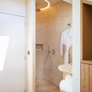 bathroom-2-la-paloma-track2