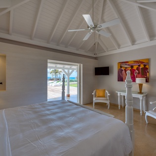 bedroom-2-casa-cervo-track3