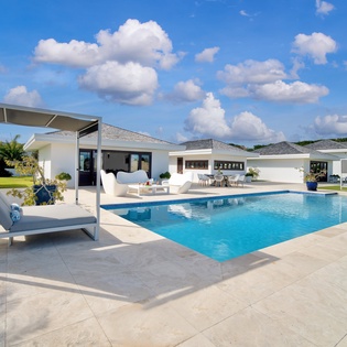 pool-le-bleu-track1