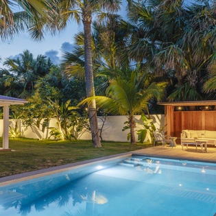 exterior-nightly-3-les-sables-track3