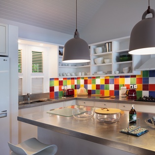 kitchen-gustavia-view-track1