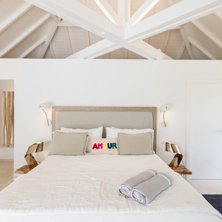 bedroom-1-greystone-track2