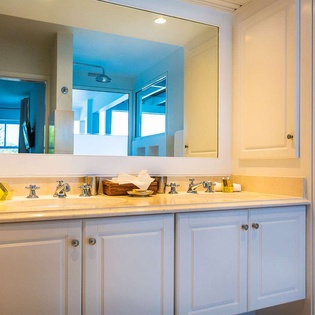 Bathroom at WV ACI, Flamands, St. Barthelemy