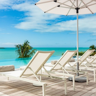 exterior-villa-bristol-breeze-track13