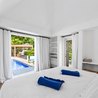 bedroom-1-casa-dolce-track1