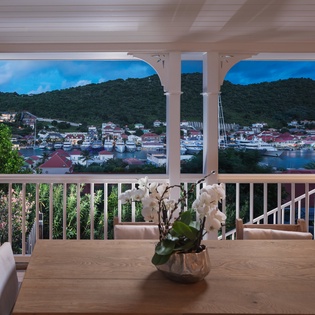 exterior-nightly-3-gustavia-view-track2