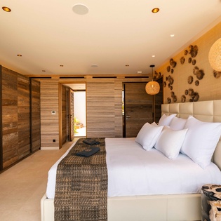 guest-bedroom2-tourmaline-track2