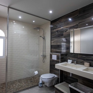 25-Beauvoir-Bathroom2