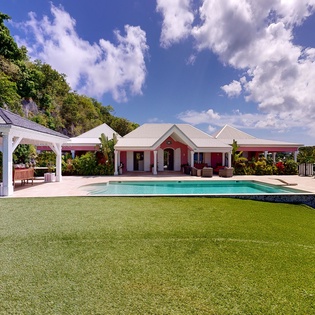 exterior1-mustique-track10