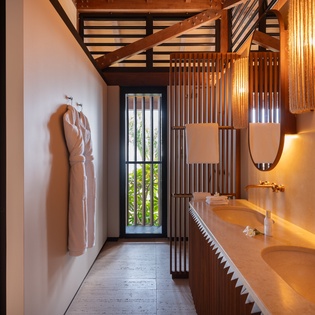 bathroom-3-ti-manoir-voltaire-track1