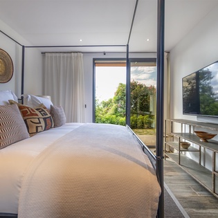 bedroom-3-maud-track1