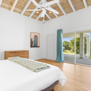 bedroom-4-palm-bay-track4