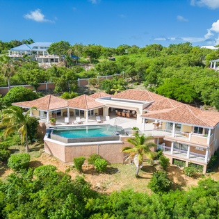 1-exterior-villa-sea-vous-play-track1