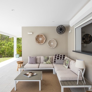 exterior-arawak-track7