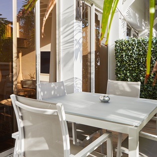 exterior-1-la-paloma-track1