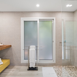 bathroom-1-oyono-track1