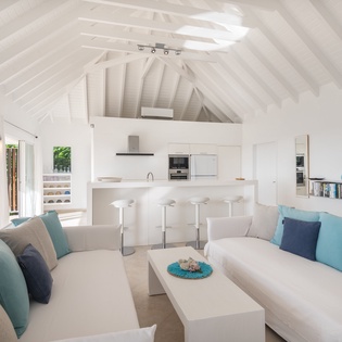 living-room-Blue Diamond-track2