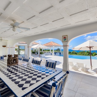 outdoor-dining-la-bella-casa-track1