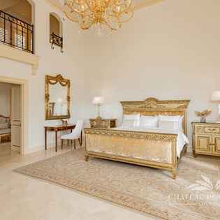 bedroom-1-chateau-des-palmiers-track5