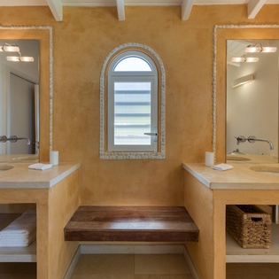 bedroom-4-casa-cervo-track4